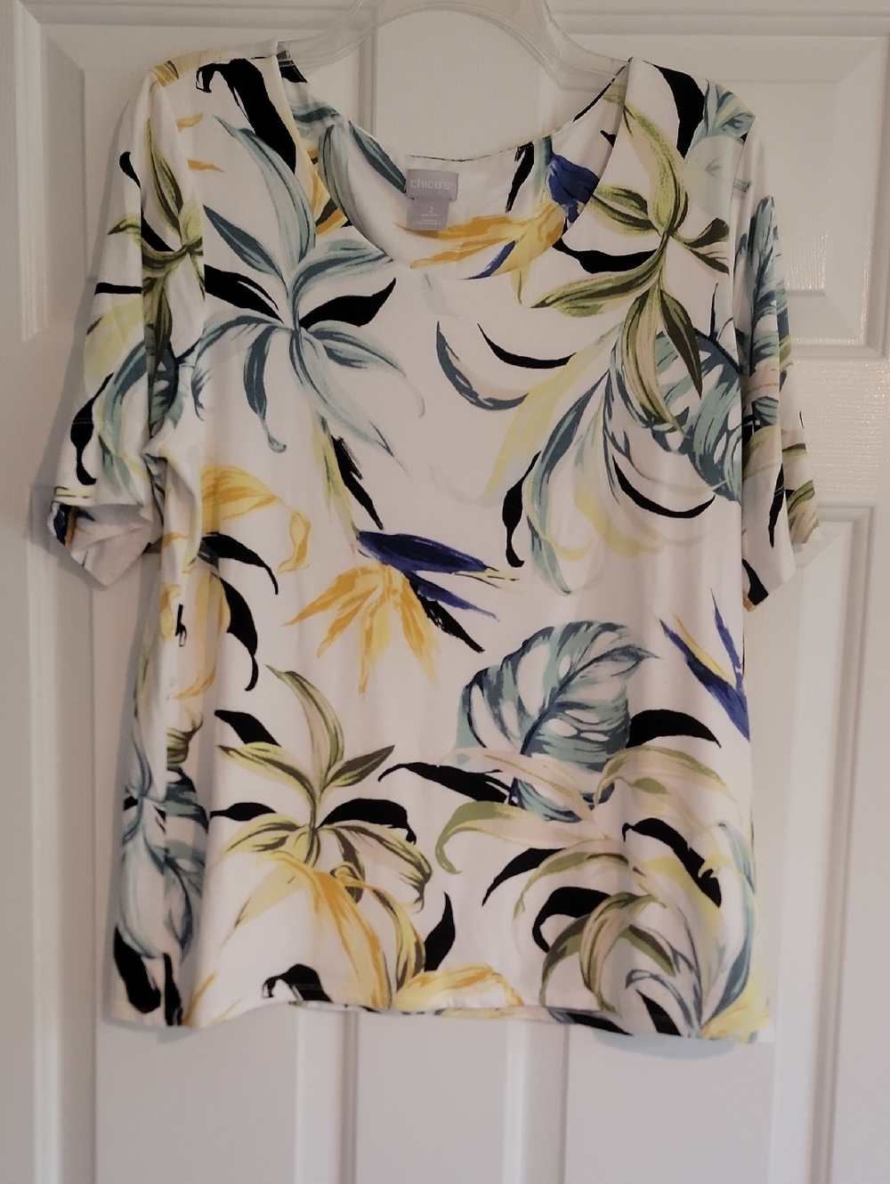 Chico's White Short Sleeve Tee with Multicolor Leaf Print, Size 2